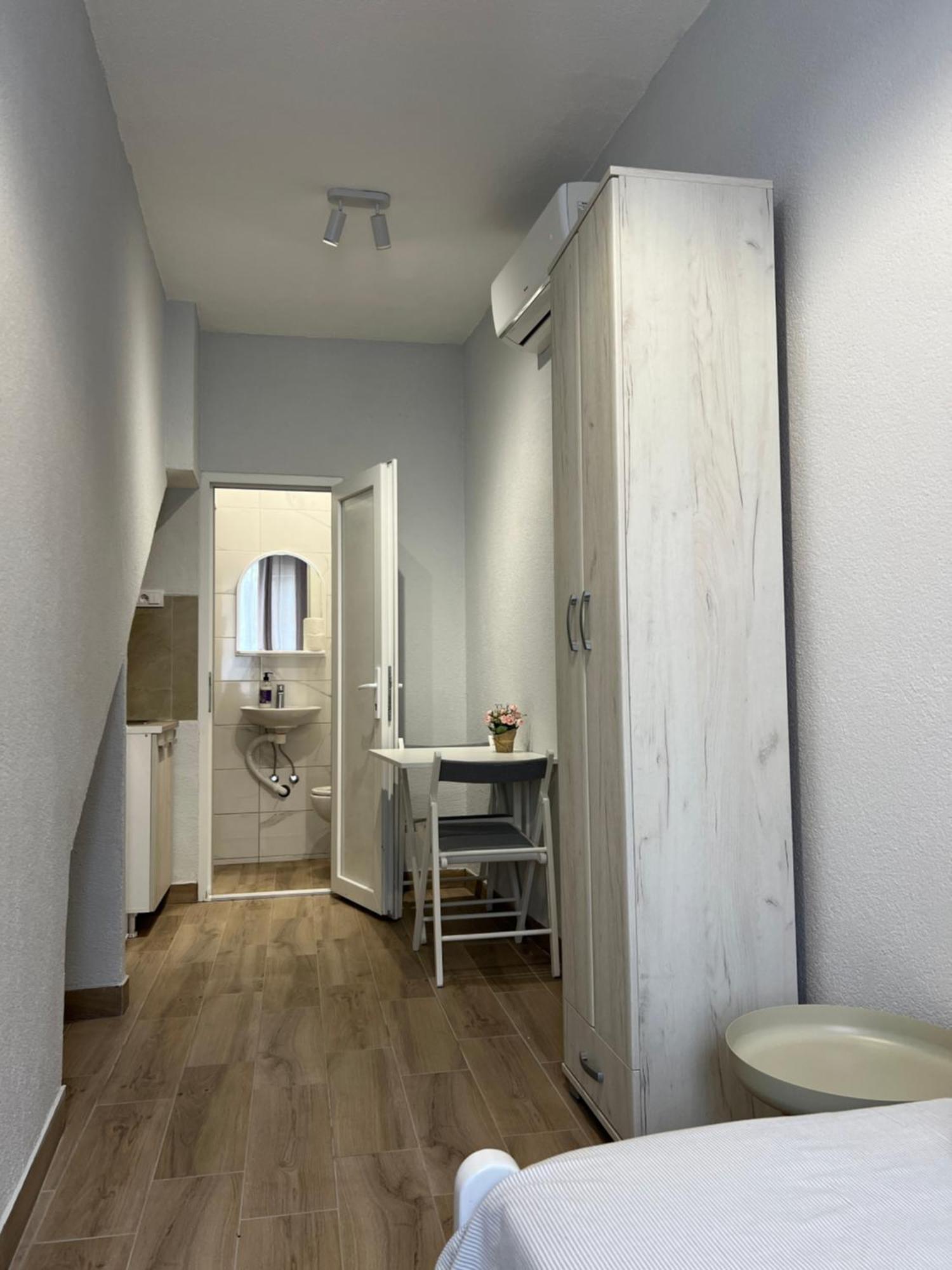 Apartments Astoria Hn Херцег-Нови Экстерьер фото